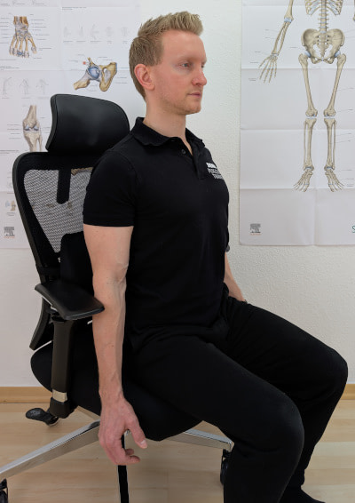 Wirbelsäule ausrichten: Gerade sitzen