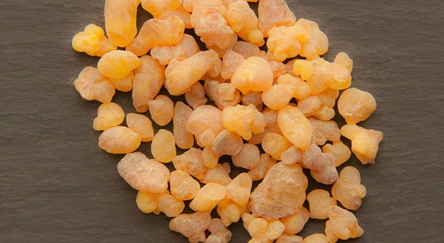 Supplement Boswellia Serrata - Weihrauch. Die Kraft der Boswellinsäuren